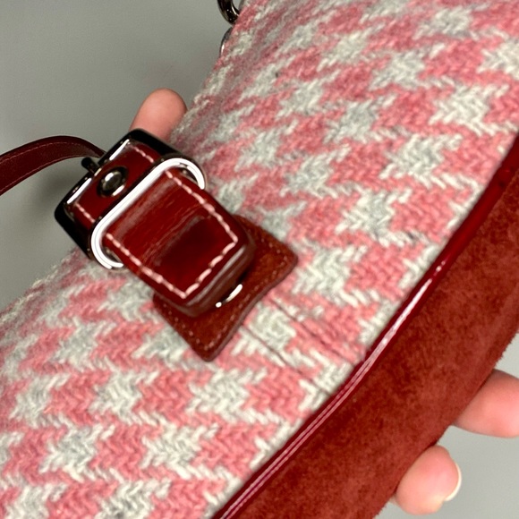SOLD! ❤️🩷 RARE Vintage Y2K Coach Wool Houndstooth Mini Purse in Pink & Red ❤️🩷 - Picture 8 of 8